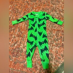 Hanna Andersson Green Bat Print Kids Footie